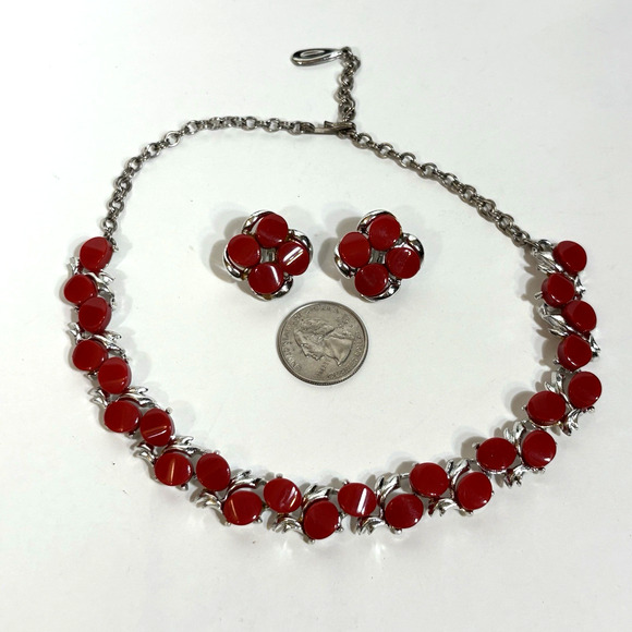 Red Thermoset Necklace and Clip Earrings Vintage Silver Tone Leaves Set Retro - Picture 4 of 10